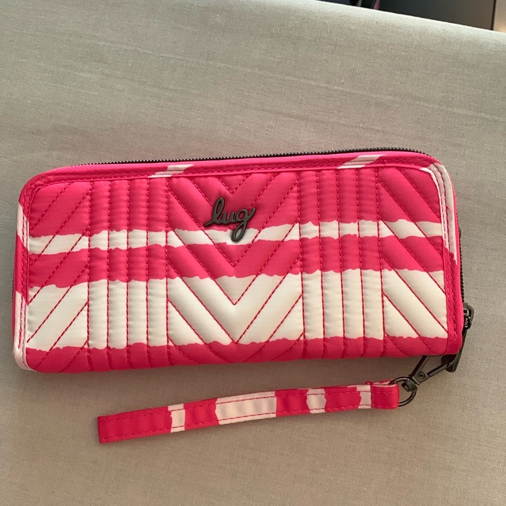 NWT Lug Ziparound Wallet with Wristlet - Picture 1 of 8